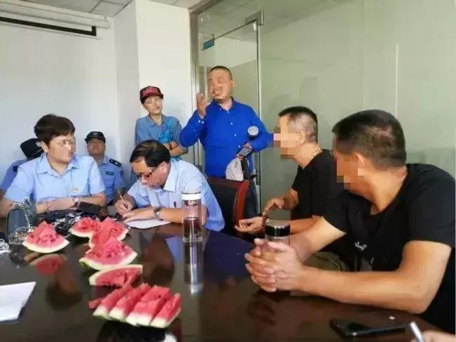 致十八岁成年人的一封信，成长、责任与未来，致十八岁成年信，成长之路、责任担当与未来展望