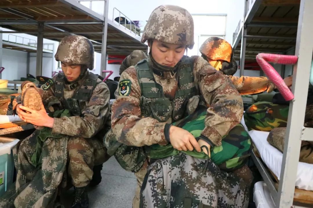 新兵训练，磨砺意志，锻造未来，新兵训练，磨砺意志，锻造未来战士