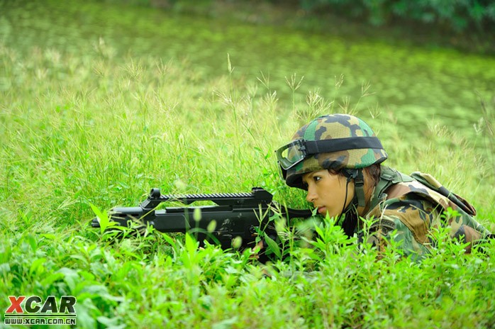 中国女特种兵便衣照片，展现力量与柔美的完美结合，中国女特种兵便衣风采，力量与柔美的完美融合