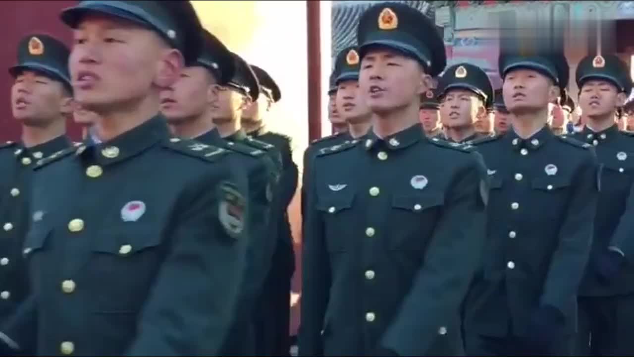 祖国不会忘记，三军仪仗队视频中的荣耀与力量，三军仪仗队展现荣耀与力量，祖国不会忘记的辉煌瞬间