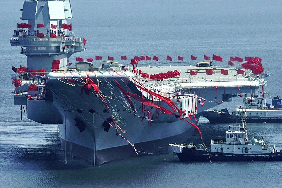 辽宁舰下水日期，中国海军迈向深蓝的历史时刻，辽宁舰下水，中国海军迈向深蓝时代的里程碑时刻