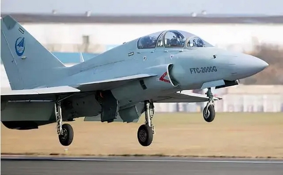 探索先进战机的杰出代表，FTC-2000G战机，探索先进战机，FTC-2000G战机杰出代表揭秘