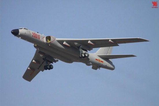 轰-6K轰炸机的独特特点，空中巨无霸的卓越性能与革新技术，轰-6K轰炸机，空中巨无霸的卓越性能与革新技术的独特特点