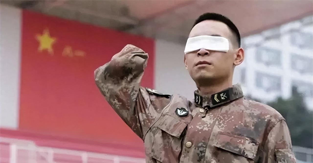 八一勋章获得者杜富国事迹，英勇无畏的排雷英雄，英勇无畏的排雷英雄杜富国，八一勋章背后的荣耀与担当