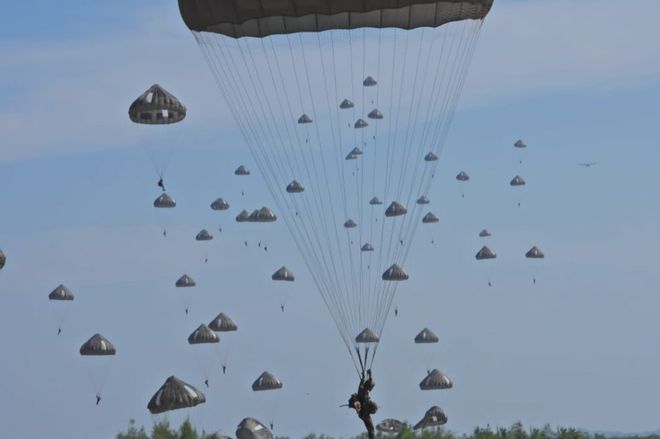 空降兵属于陆军吗，解析与探讨，解析与探讨，空降兵归属陆军的问题探讨