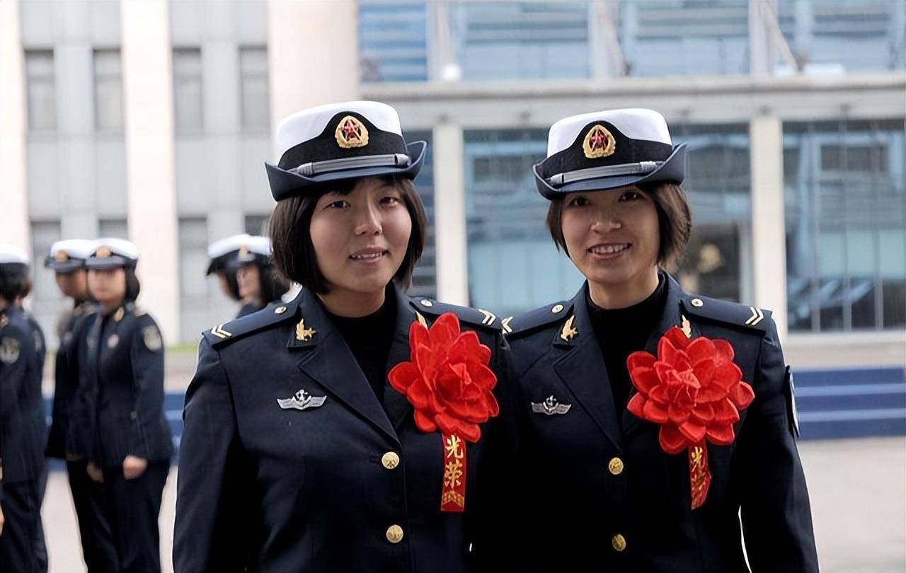 在校女大学生参军的利弊分析，在校女大学生参军的利弊探讨