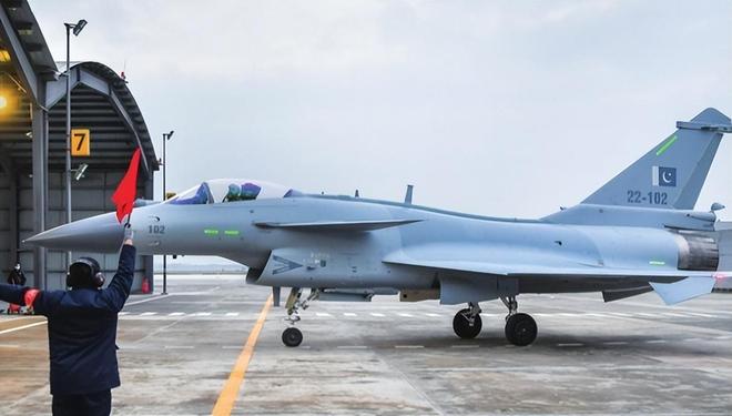 歼-10战斗机与巴基斯坦，空中力量的紧密纽带，歼-10战斗机与巴基斯坦，空中力量的紧密合作纽带