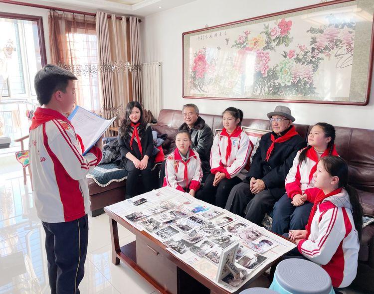 中国人民志愿军战歌的朗诵词，中国人民志愿军战歌朗诵词，英勇无畏，致敬英雄之魂