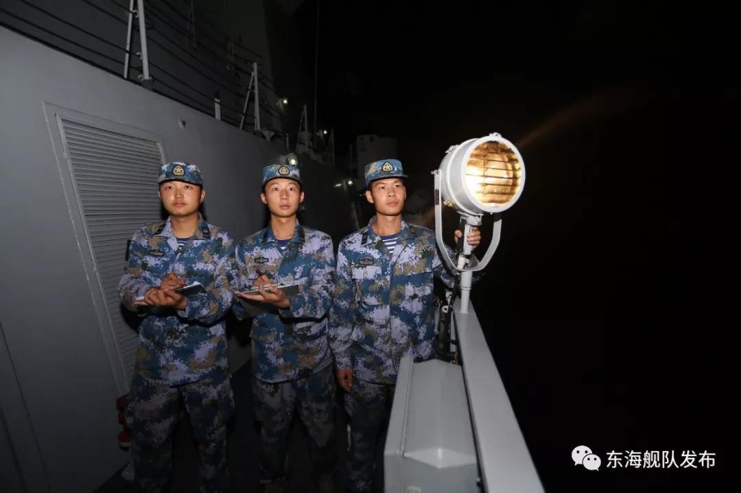 海军温州舰全体，荣耀与担当，海军温州舰，荣耀与担当的全体力量