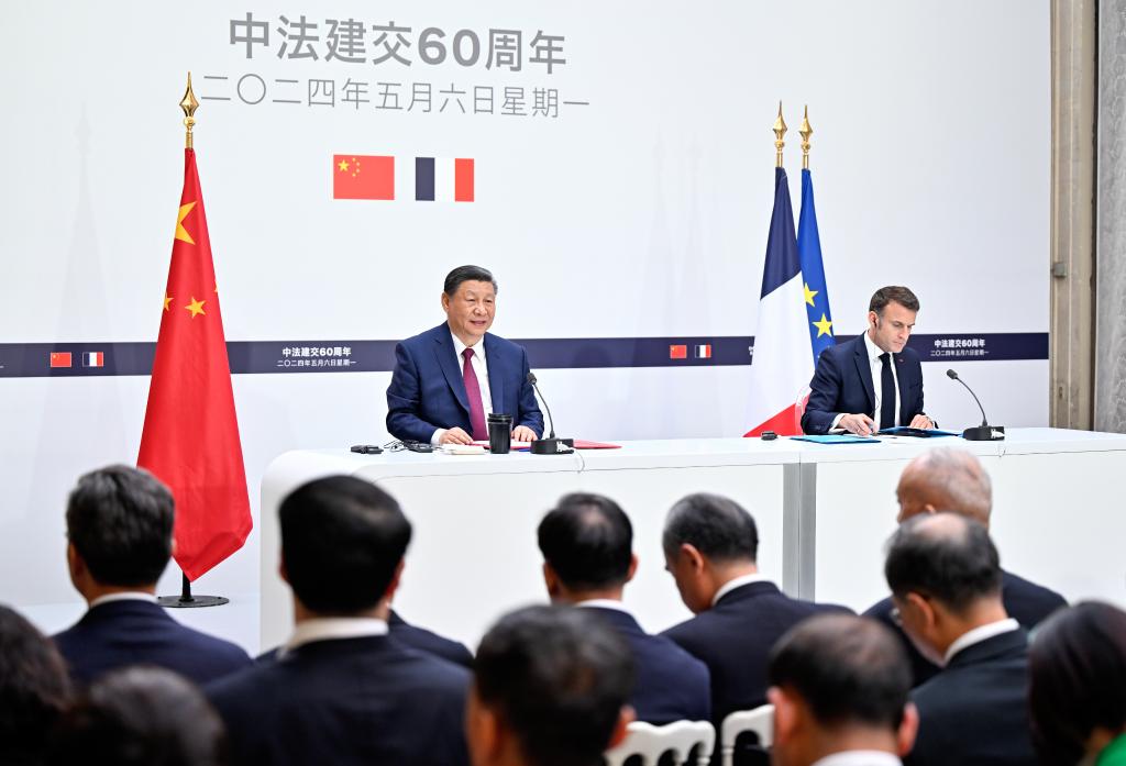 马克龙检阅中国三军仪仗队，跨越国界的友谊与荣耀时刻，马克龙检阅中国三军仪仗队，跨越国界的友谊见证荣耀时刻