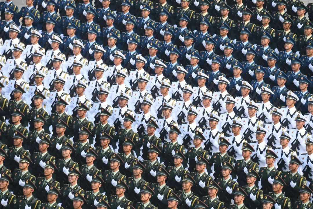 阅兵方阵多少人一排，阅兵式的规模与排列方式，阅兵方阵排列方式与规模，多少人一排揭秘