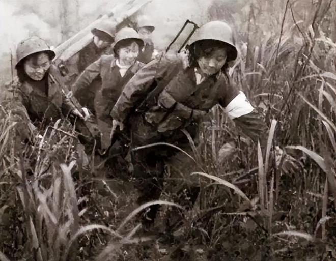 中国女兵在越南死亡，英勇与牺牲的永恒纪念，中国女兵在越南的牺牲，英勇与永恒的纪念