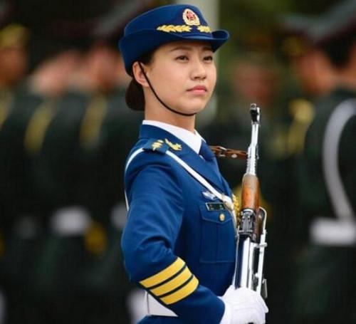 中国人民三军仪仗队队长，荣耀与担当的象征，中国人民三军仪仗队队长，荣耀与担当的象征标杆