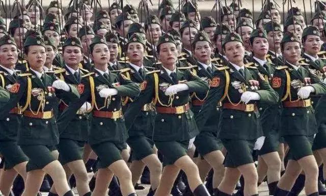 中国阅兵式大比拼，荣耀与力量的展示，中国阅兵式，荣耀与力量的辉煌展示