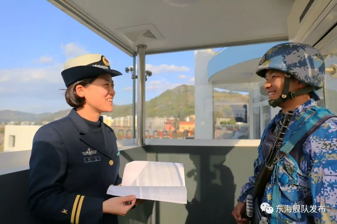 井冈山舰舰长杨扬的卓越生涯，一位海军将领的成长历程，井冈山舰舰长杨扬的卓越生涯，海军将领的成长之路