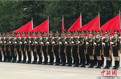 三军仪仗队中的卓越身影——张自轩的简历与事迹，三军仪仗队中的璀璨明星，张自轩的辉煌历程与事迹简介
