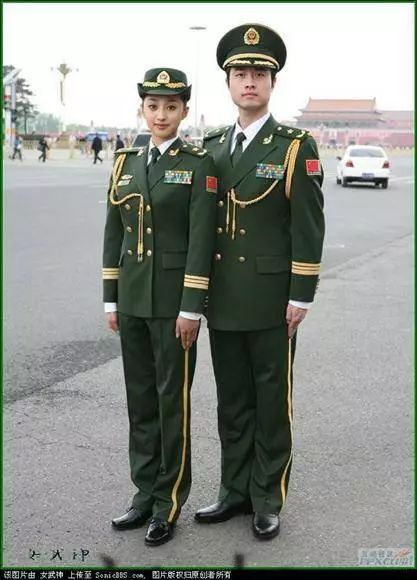 解放军与武警衣服区别，深入解析两者制服差异及其背后的意义，解放军与武警制服差异解析，深入探究两者制服特色及其象征意义