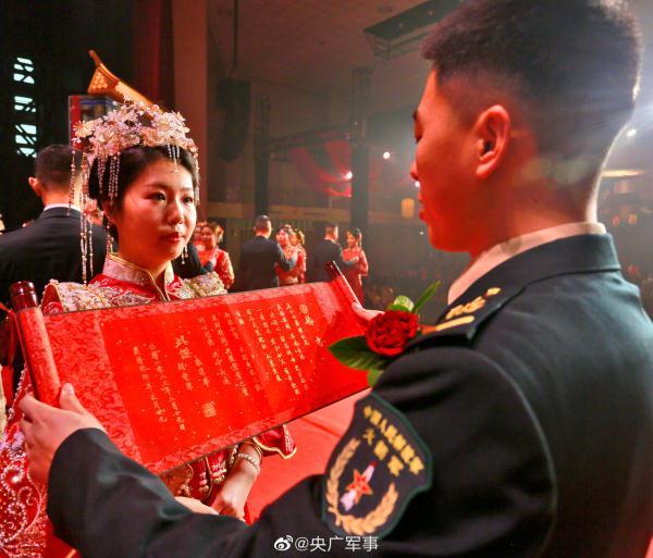 火箭军军服与陆军的对比，特点与差异分析，火箭军与陆军军服特点与差异分析对比