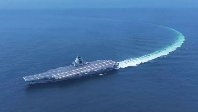 尼米兹级与福建舰,两大战舰的对比与探讨,尼米兹级与福建舰,深度对比与探讨