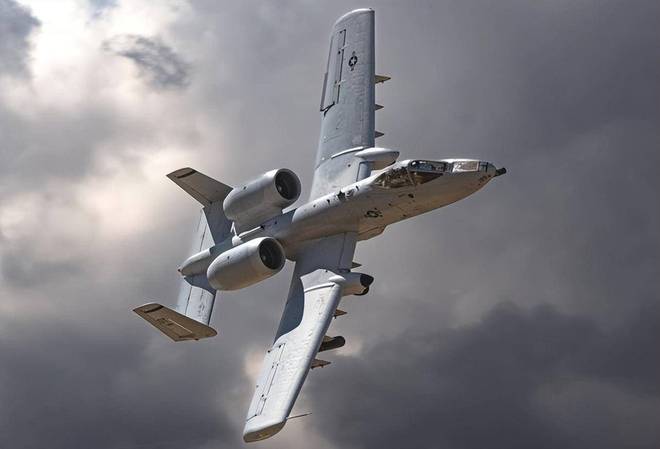 A-10攻击机机炮特写，钢铁巨炮的空中霸主之路，A-10攻击机机炮特写，空中霸主之路的钢铁巨炮