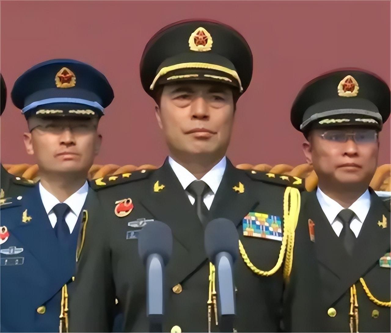 集团军军长与军长的区别，职责、权力与战略角色的差异，集团军军长与军长的职责、权力与战略角色差异解析
