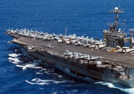 美国航母最大排水量是多少,揭秘美国海军舰队的巅峰之作,揭秘美国海军舰队巅峰之作,最大排水量航母揭秘