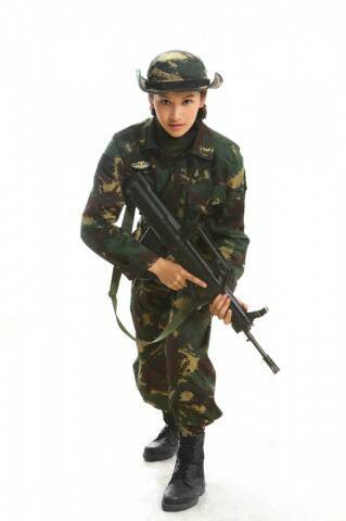 中国女兵最漂亮的照片大全——展现铿锵玫瑰的别样风采，中国女兵最美丽的瞬间，铿锵玫瑰的风采展示