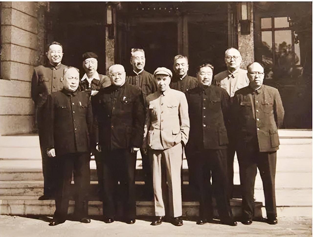 元帅大将上将中将少将名单，中国军事力量的精英群体概览，中国军事精英群体名单概览，元帅大将上将中将少将全名单揭秘