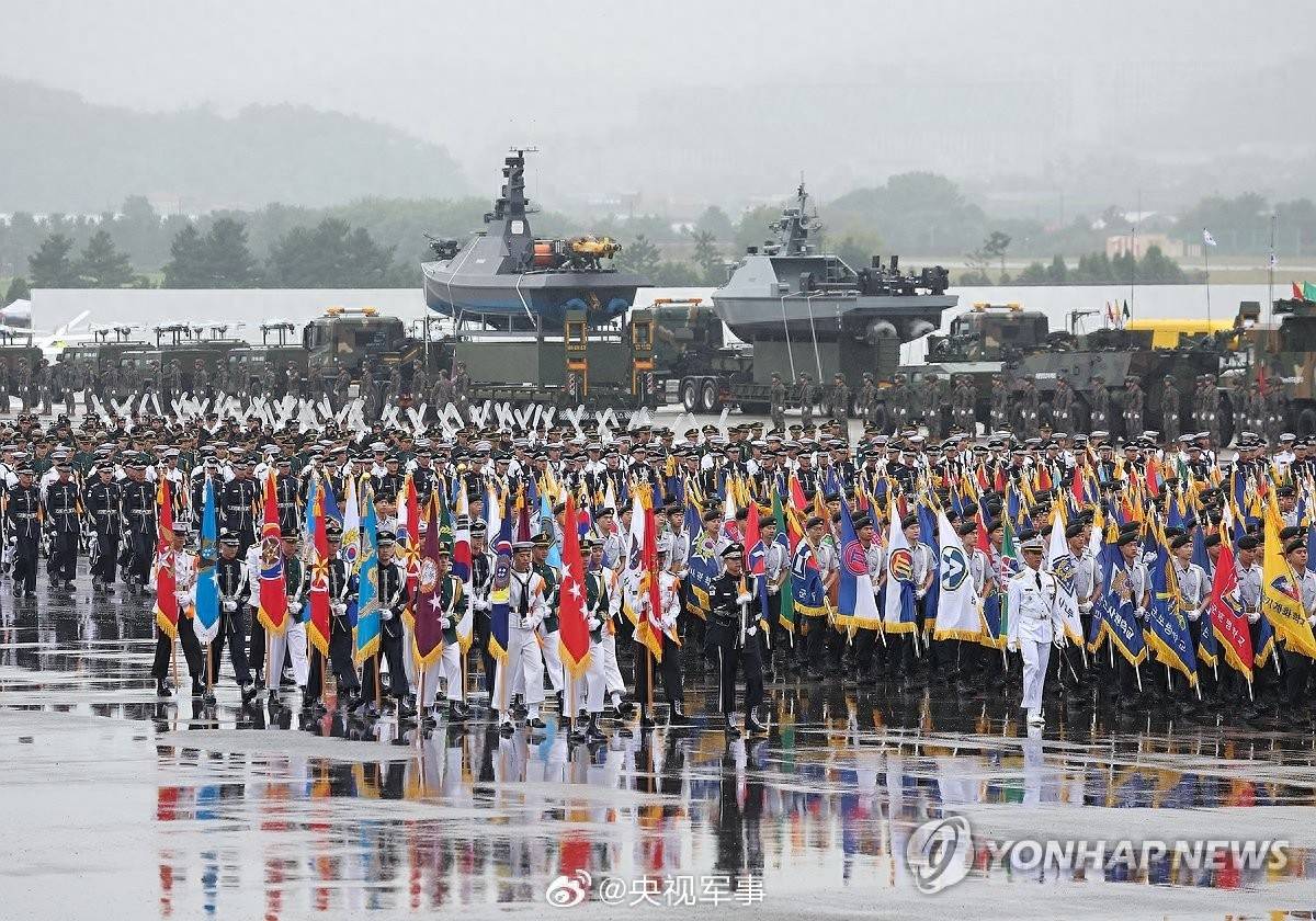 韩国国庆阅兵，展现国家力量与荣耀，韩国国庆阅兵展示国家力量与荣耀风采