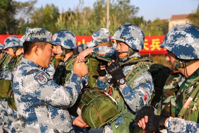 湖北空降兵第十五军四十五师，英勇无畏的先锋力量，湖北空降兵第十五军四十五师，先锋力量的英勇展现