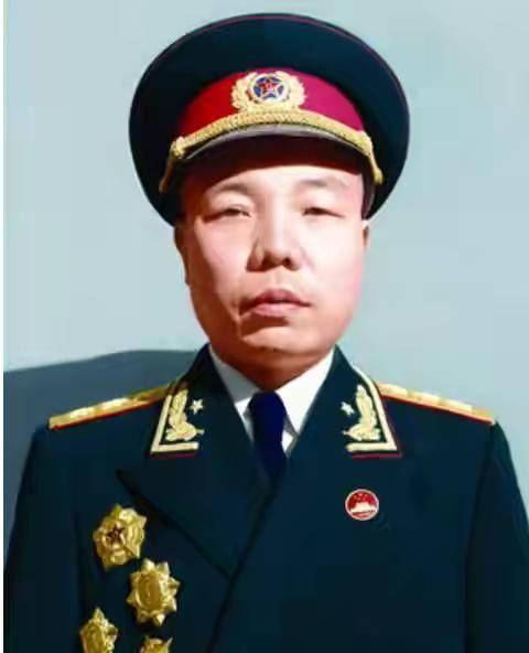 丁晓兵父亲的职业背景与影响，丁晓兵父亲的职业背景及其影响