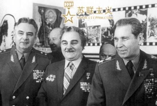 鼎盛军事，国外服务器的战略价值与发展趋势，鼎盛军事，国外服务器的战略价值与发展趋势分析