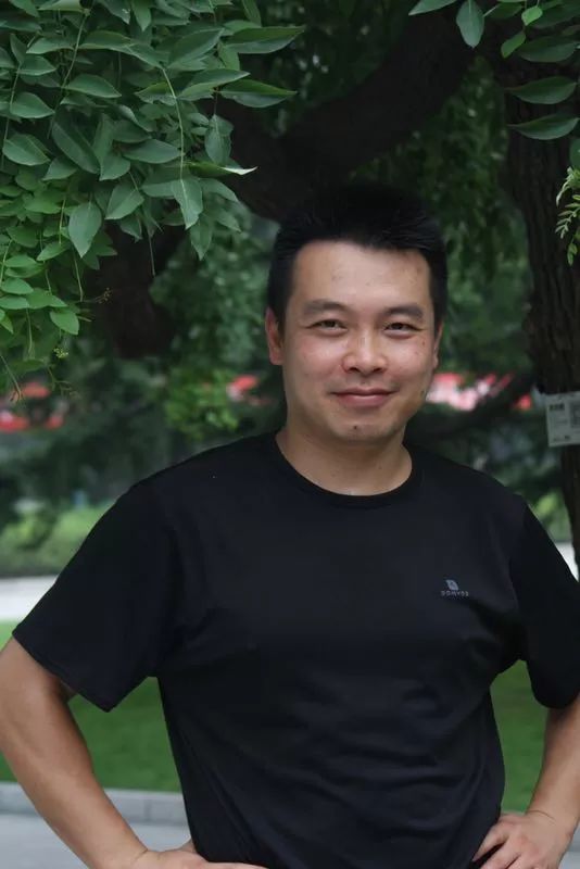 军事频道配音员的独特魅力与挑战，军事频道配音员的魅力与挑战解析