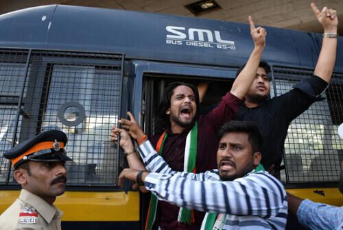 关于中国军队改革,从背景到原因——深度解析中国军队改革背后的故事,深度解析,中国军队改革的背景、原因及背后故事