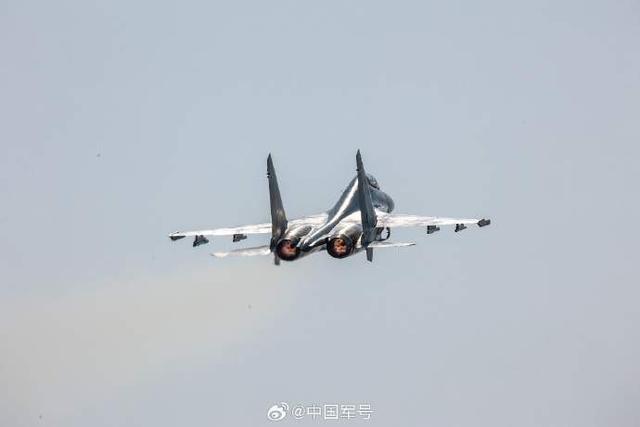 歼-11正面照片，揭示中国空中力量的骄傲与实力，歼-11正面照展现中国空中力量的骄傲与实力