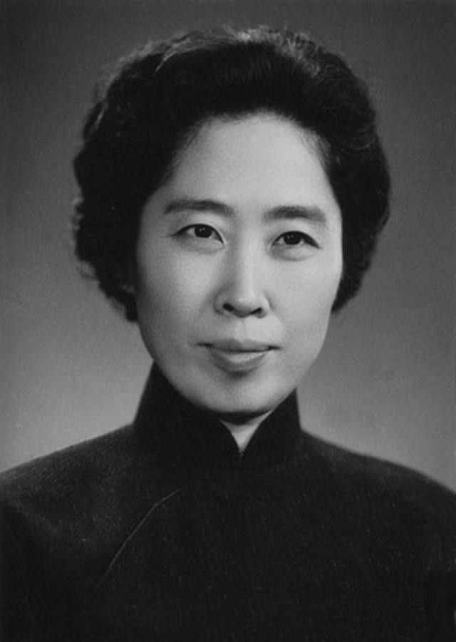 上将排名顺序及年龄，揭示军队高层领导的力量与智慧，军队高层领导的力量与智慧，上将排名顺序与年龄揭秘
