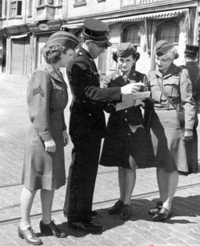 女兵中是否存在美丽与力量并存的存在?探讨女性军人的魅力与风采,女性军人的魅力与风采,美丽与力量的并存探讨