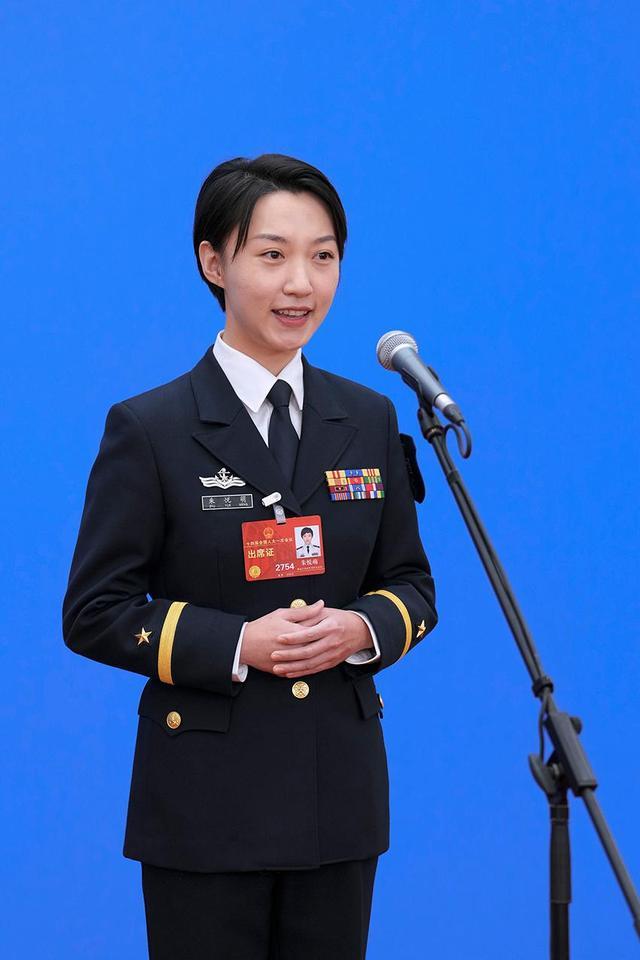 辽宁舰军官名单揭秘，辽宁舰军官名单揭秘，英雄背后的荣耀与担当