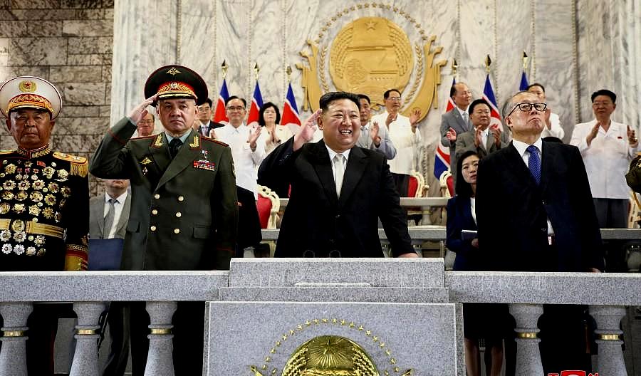 全球鹰无人机的服役年份及其在全球军事航空领域的影响，全球鹰无人机的服役年份及其对全球军事航空领域的影响分析