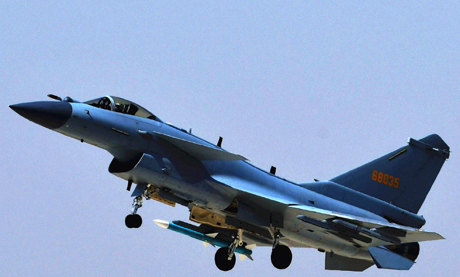 歼-100神龙,揭秘中国航空工业的杰出代表——几代机型的融合与创新,揭秘中国航空工业的杰出代表,歼-100神龙——几代机型的融合与创新之路