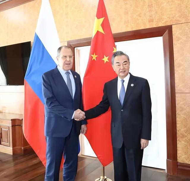 俄方重大宣布引发的反响，中方的表态及其影响，俄方重大宣布引发的反响与中方的表态及其影响分析