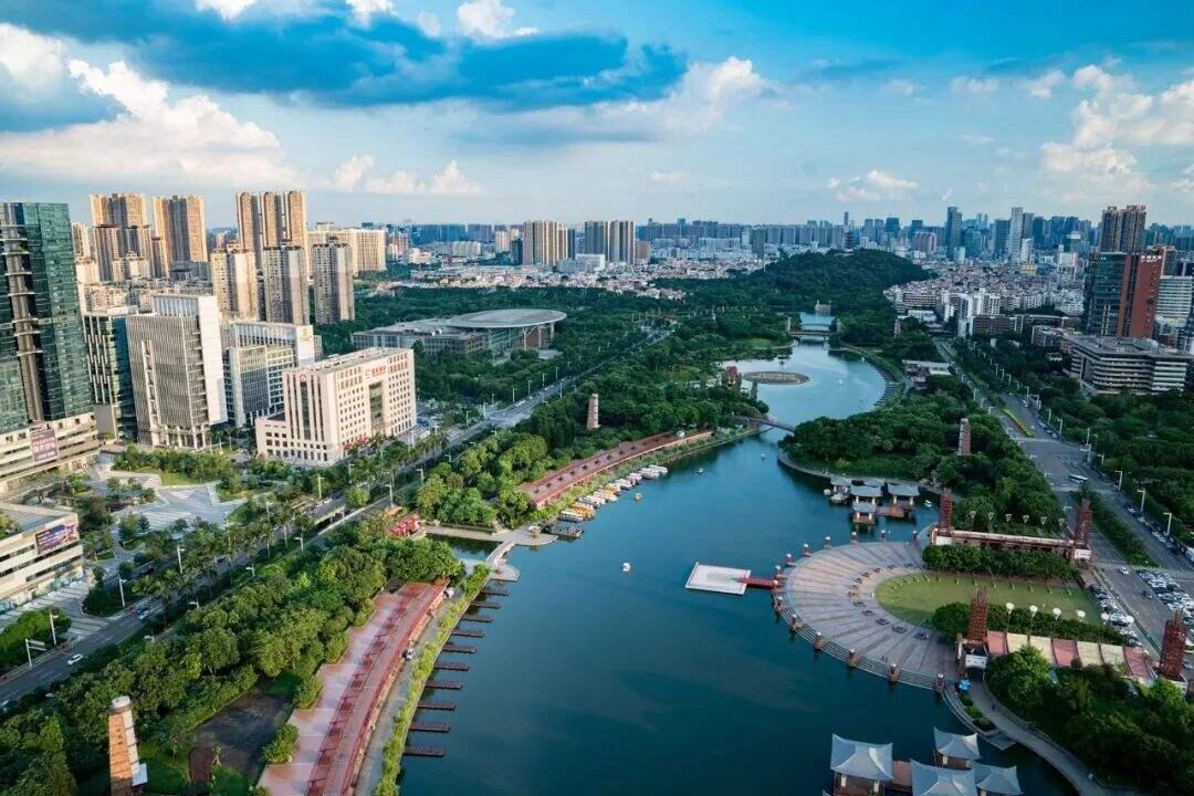 探索未来，澳门正版免费资本车的机遇与挑战，澳门正版免费资本车，机遇与挑战的探索之路