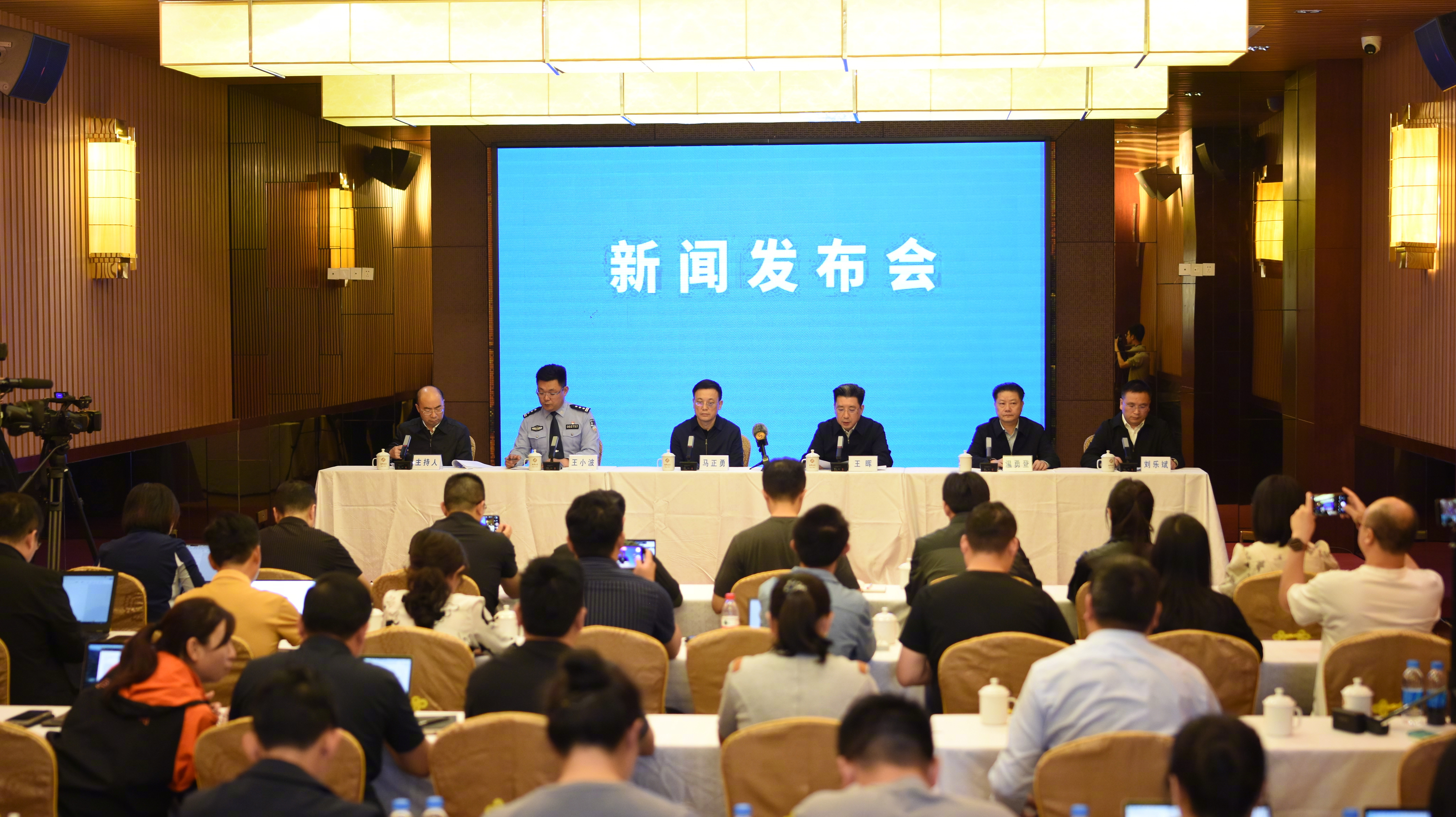 新闻发布会持续时间与效率探讨，新闻发布会持续时间与效率，一场关于时间与效果的探讨
