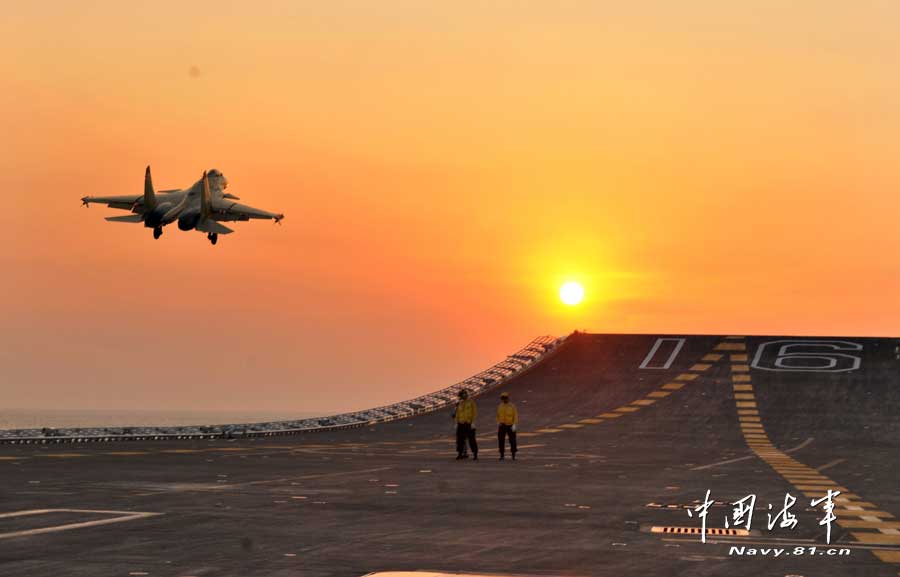 歼-31在辽宁舰起降测试过吗？探究中国新一代舰载机的可能性，中国新一代舰载机歼-31在辽宁舰上的起降测试及可能性探究