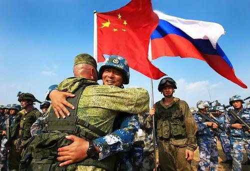 俄方主动归还我国领土，大国间的友好交流与历史遗留问题的解决，俄中友好交流，领土遗留问题得到解决，展现大国间的友好合作