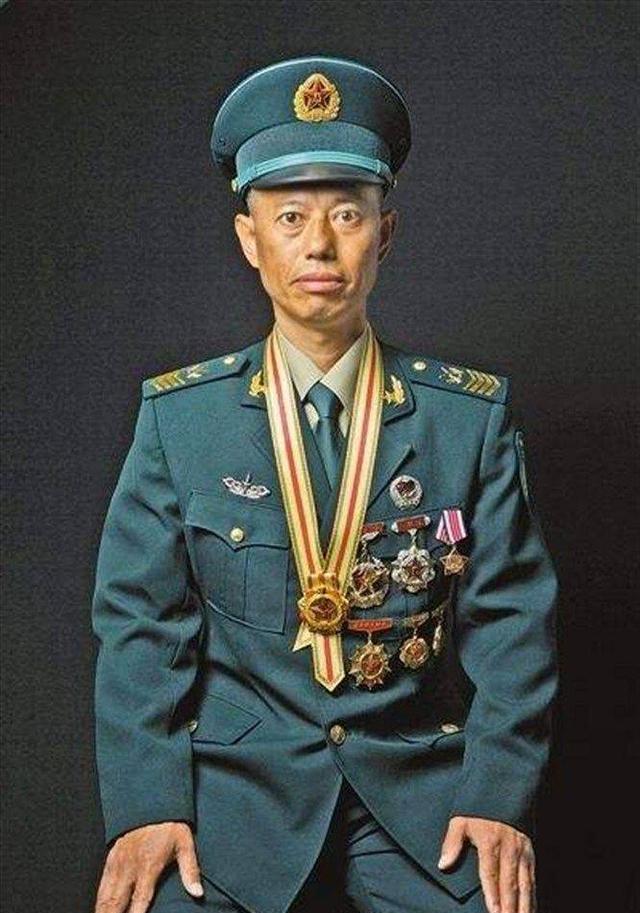 八一勋章，黄金的重量与荣誉的象征，八一勋章，黄金重量背后的荣誉象征