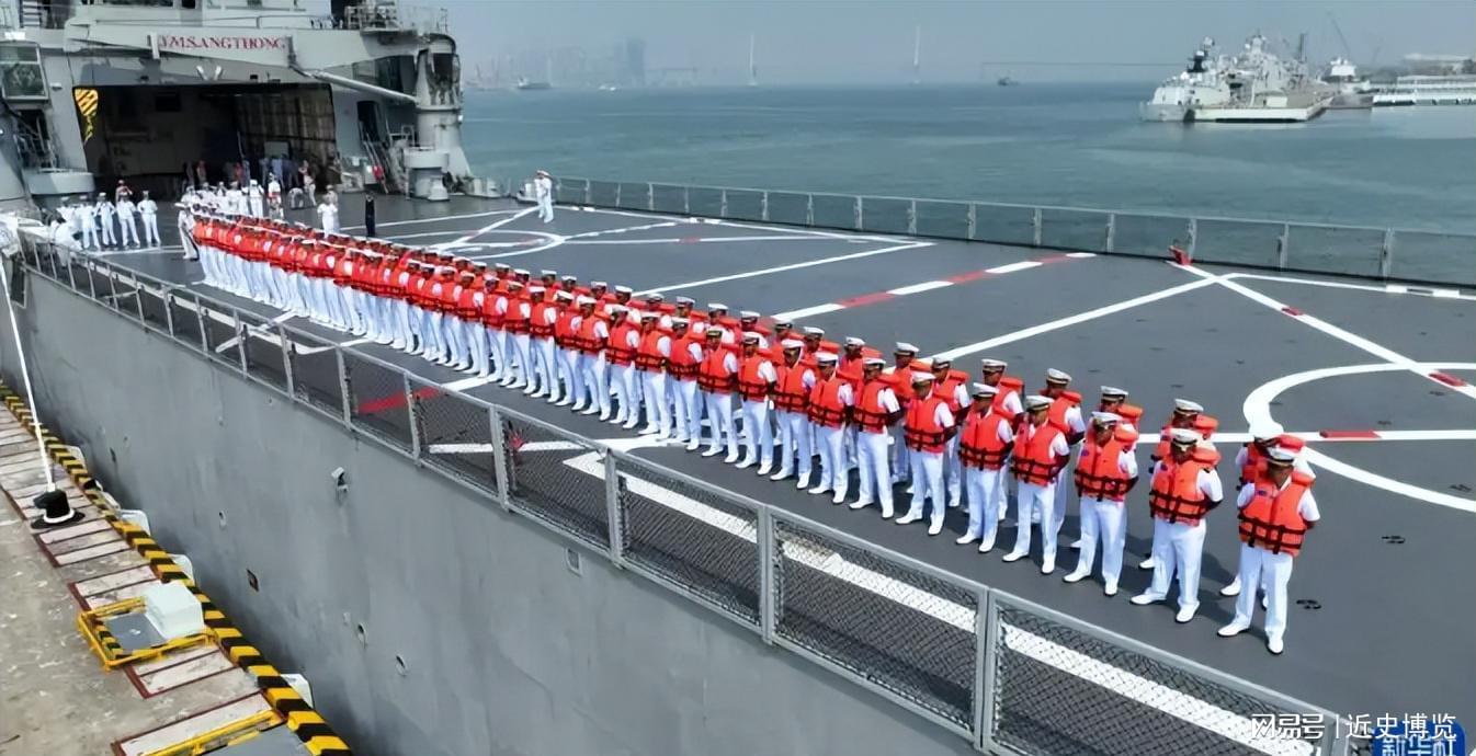 昆明舰与战斗群，中国海军力量的新篇章，昆明舰与战斗群，中国海军力量的崭新篇章