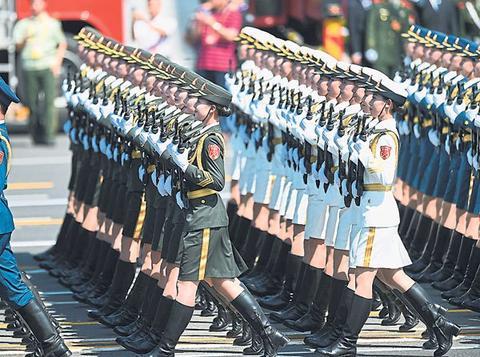 国外阅兵经典，历史、仪式与荣耀的展现，国外阅兵大典，历史、仪式与荣耀的璀璨展现