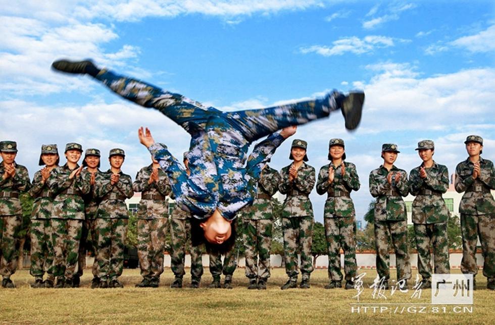 重温历史瞬间，2004年驻港部队阅兵训练视频，重温历史瞬间，驻港部队阅兵训练视频回顾（2004年）