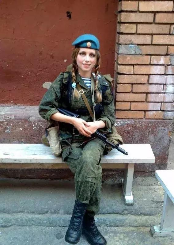 女兵体检中的特殊遭遇，面对男医生的挑战与尊重，女兵体检中的特殊遭遇，面对男医生的尊重与挑战